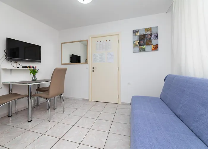 Apartment Crnekovic X Frankopanska *