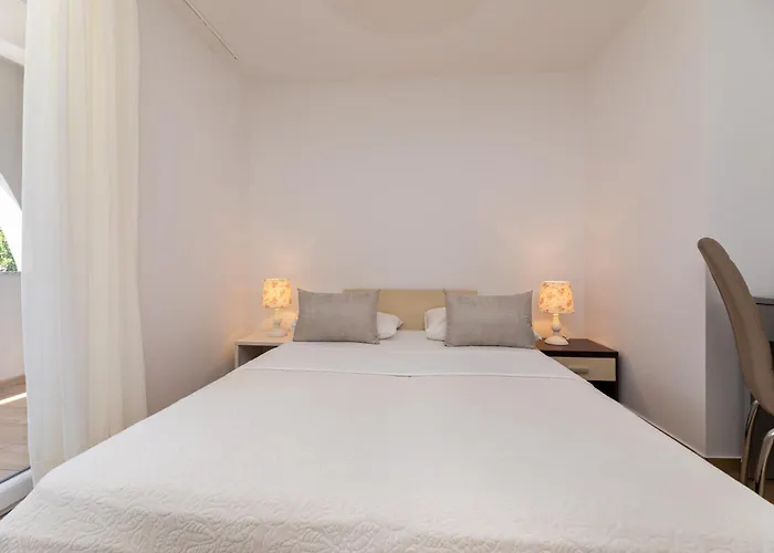 Crnekovic X Frankopanska Apartment