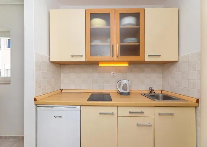 Crnekovic X Frankopanska Apartment