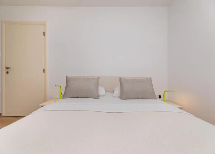 Apartment Crnekovic X Frankopanska Baška