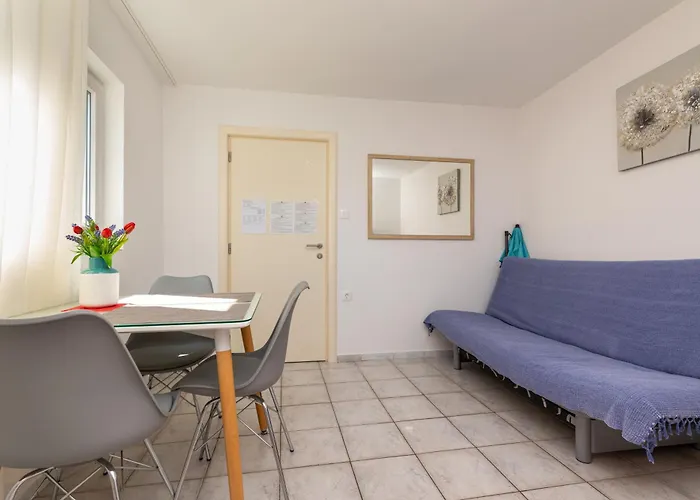 Crnekovic X Frankopanska Apartment Baška