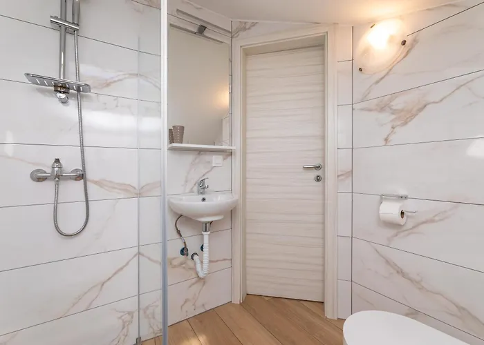 Apartment Crnekovic X Frankopanska *